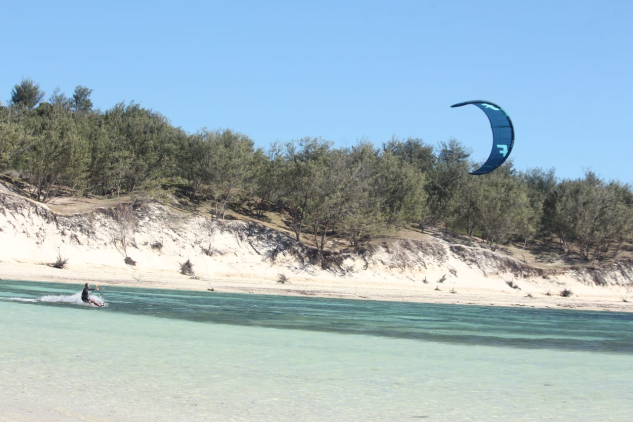 windsurf in sakalava bay